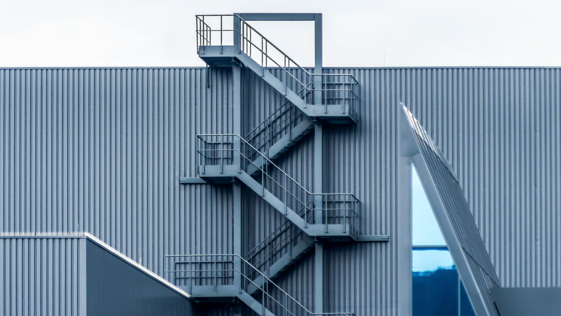 Quels avantages pour utiliser la solution de bâtiment industriel modulaire ECOBATEX ?
